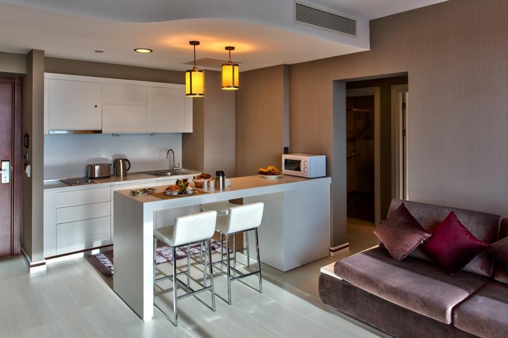 Flora Suites Atasehir Istanbul Exterior photo