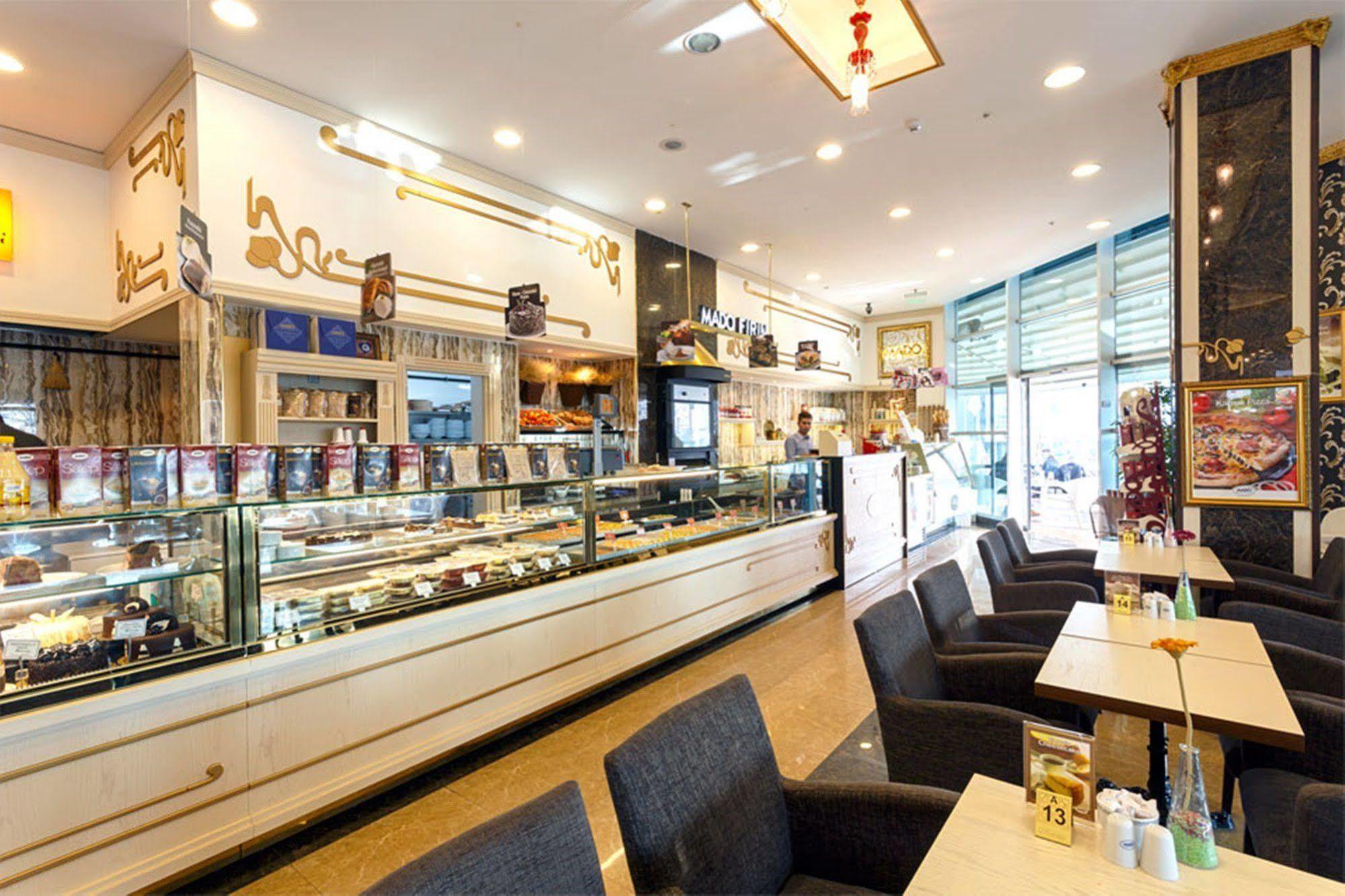 Flora Suites Atasehir Istanbul Exterior photo